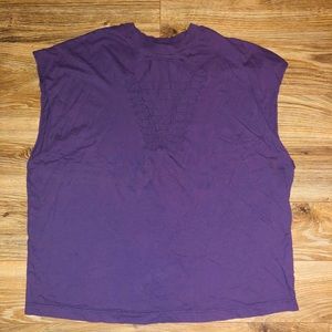 T-shirt with rips in front low cut